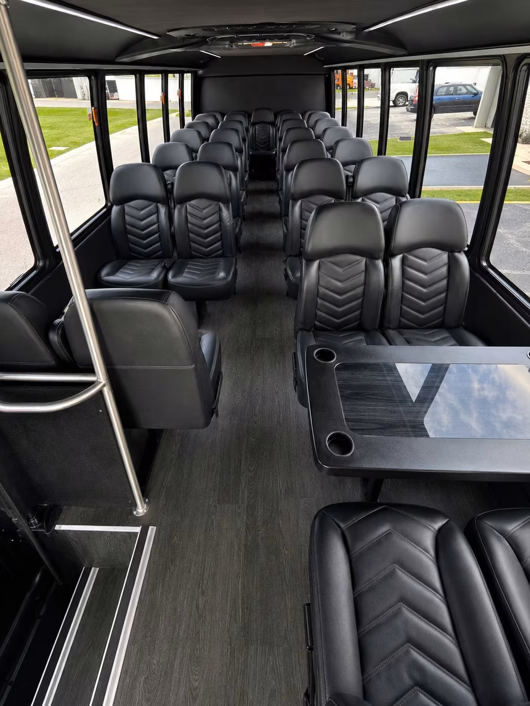 minibus rentals for peoria prom groups heading to scottsdale